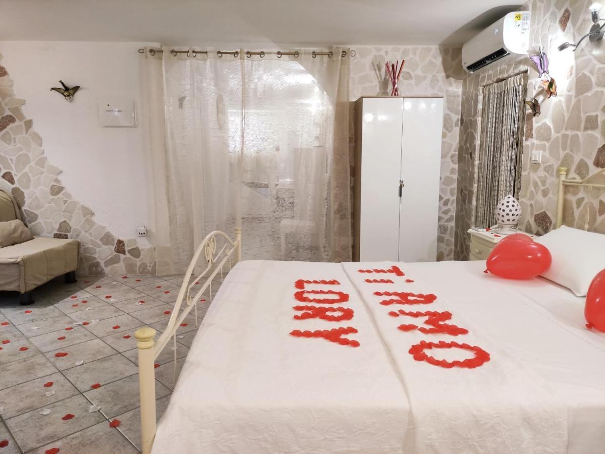 26 Suite Home Ostuni Bagian luar foto