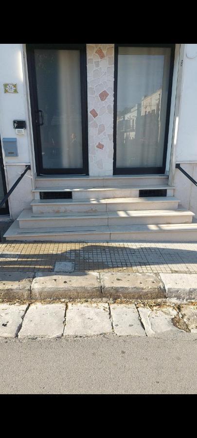 26 Suite Home Ostuni Bagian luar foto