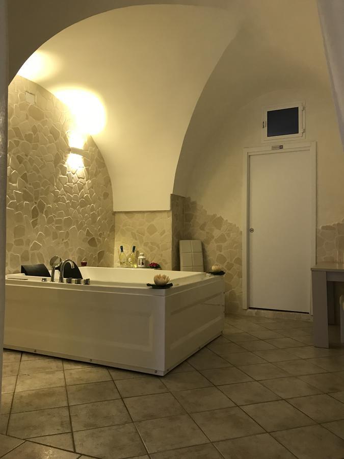 26 Suite Home Ostuni Bagian luar foto