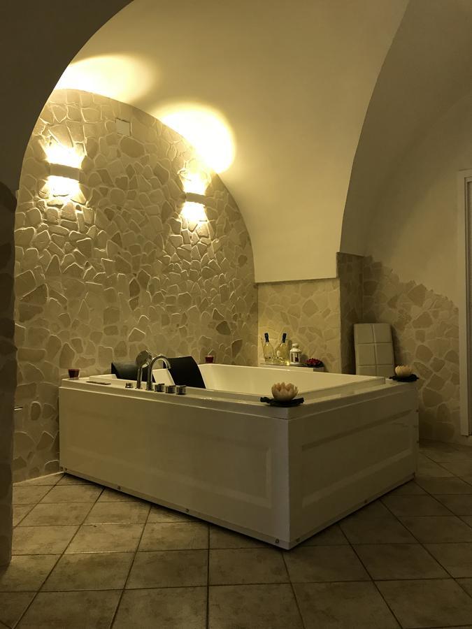 26 Suite Home Ostuni Bagian luar foto