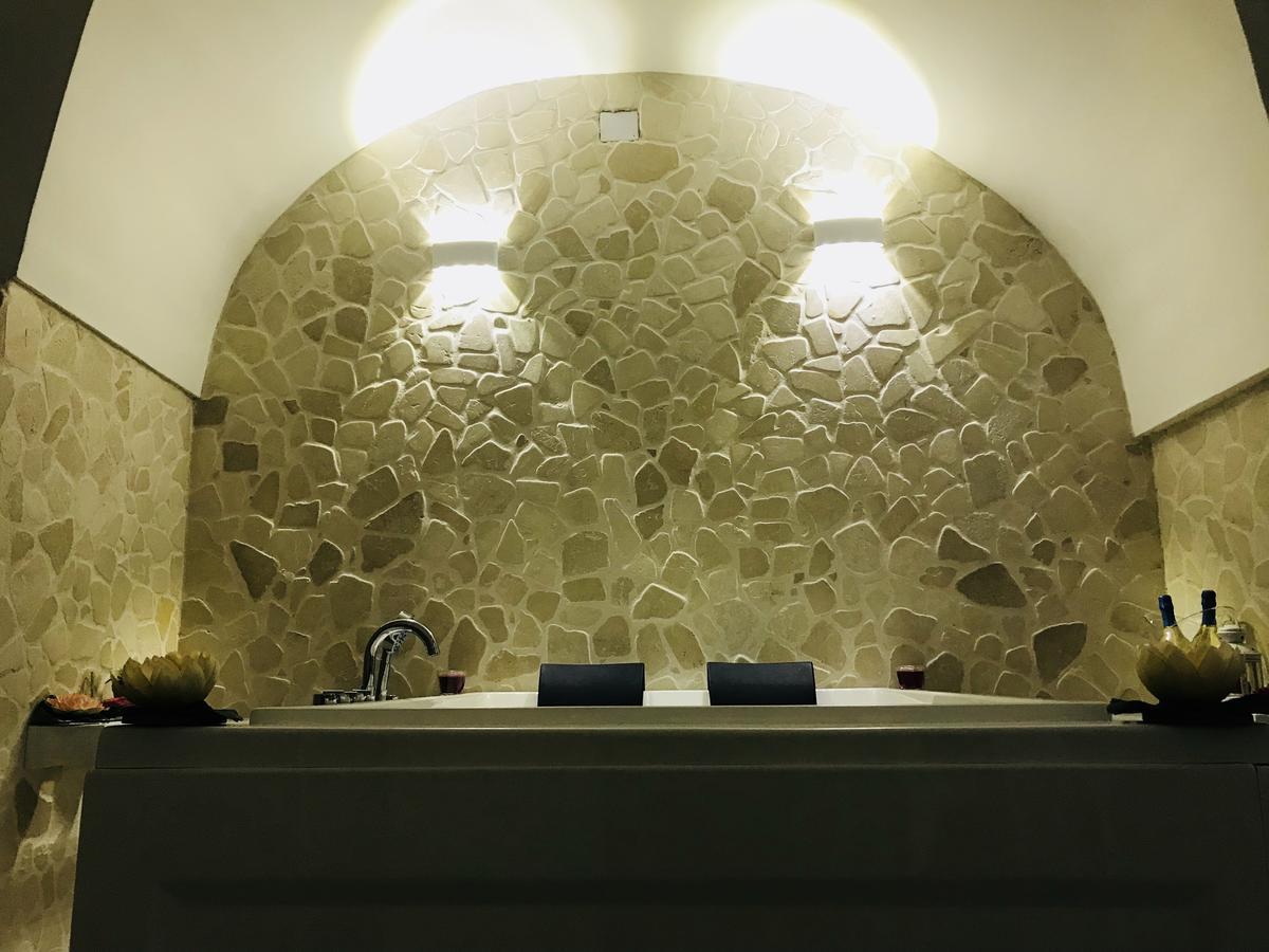 26 Suite Home Ostuni Bagian luar foto