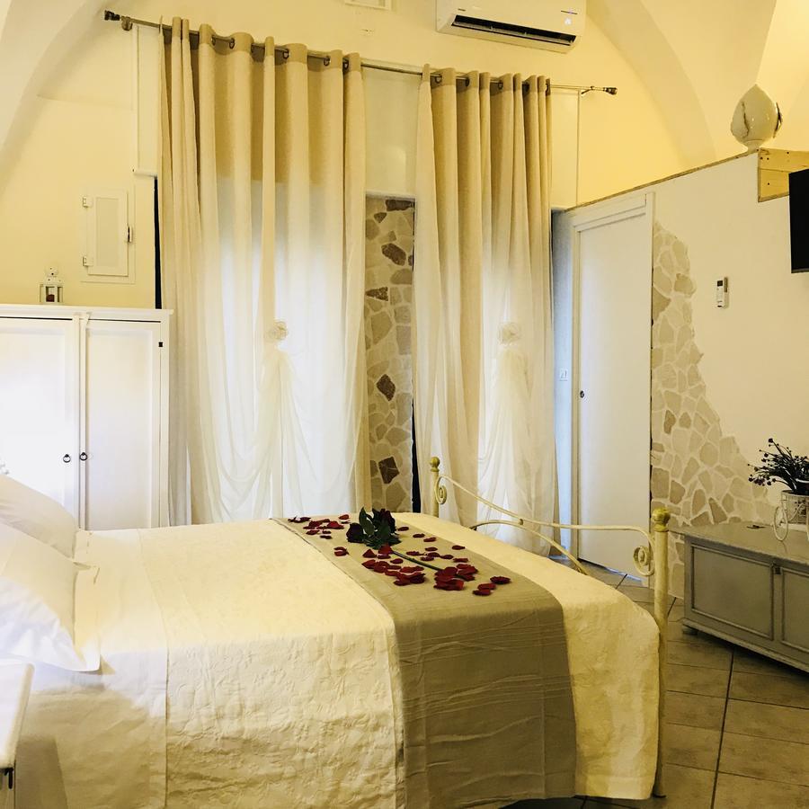 26 Suite Home Ostuni Bagian luar foto