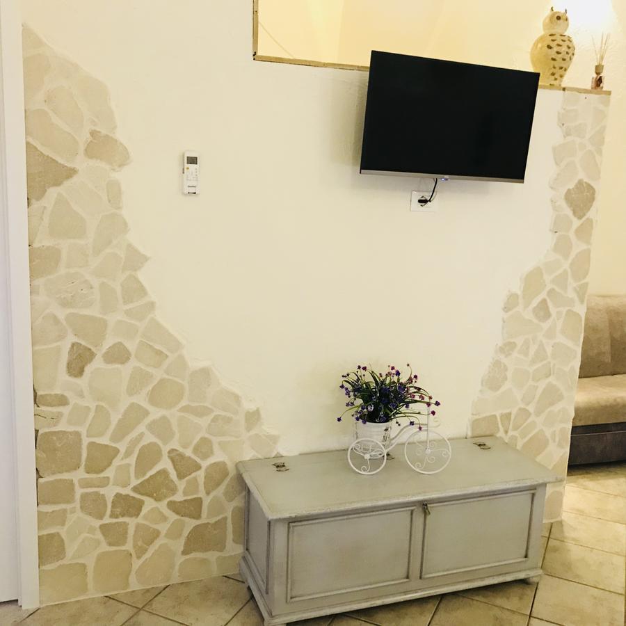 26 Suite Home Ostuni Bagian luar foto