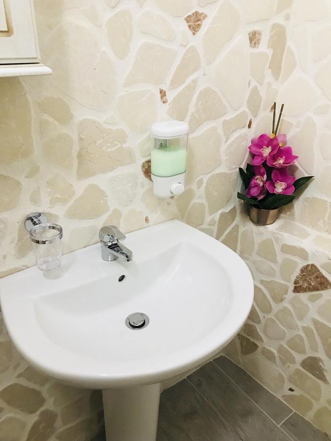 26 Suite Home Ostuni Bagian luar foto