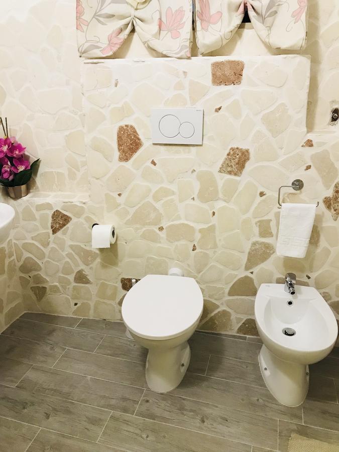 26 Suite Home Ostuni Bagian luar foto