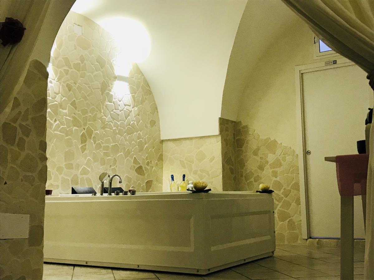 26 Suite Home Ostuni Bagian luar foto