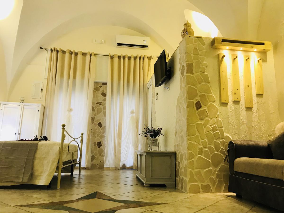26 Suite Home Ostuni Bagian luar foto