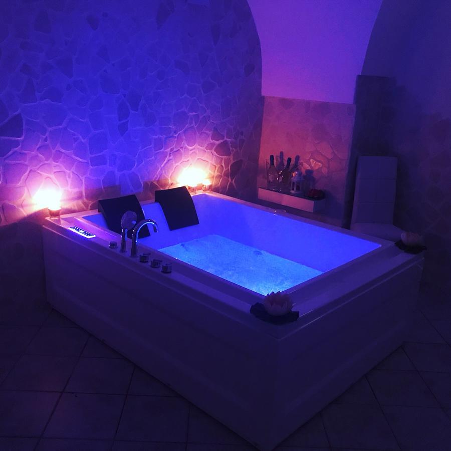 26 Suite Home Ostuni Bagian luar foto